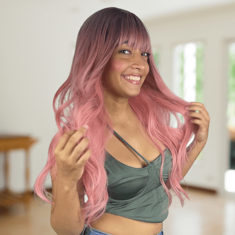 Peluca con capul con base rosada