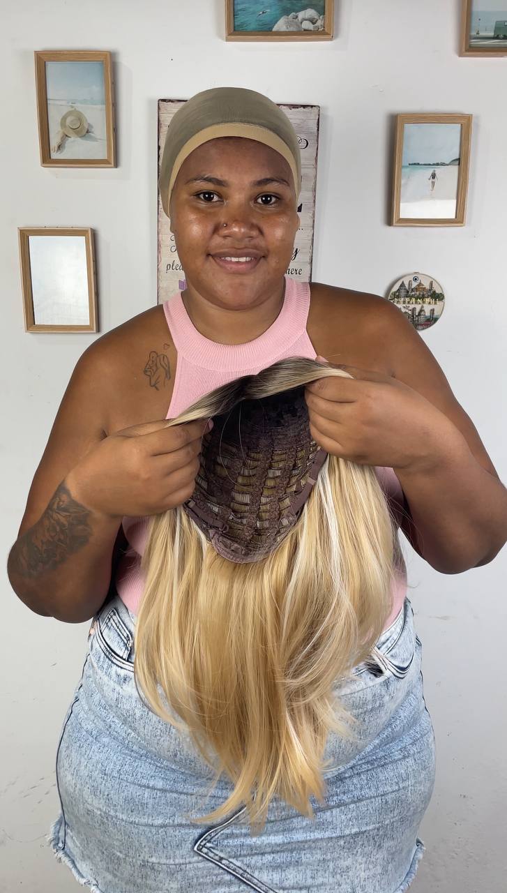 Peluca rubia corta